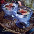 Cooksnap Aznie Khasri semasa beliau membuat Strawberry Mousse Keto | 3 Bahan.