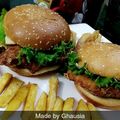 Ghausia Nadim's cooksnap of when they made Crispy chicken cheesy zinger burgers 😋.