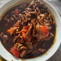 Cooksnap Miera Yusof semasa beliau membuat Daging kicap simple.