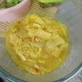 Cooksnap Chen Violet semasa beliau membuat Gulai Lemak Rebung.
