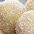 Vidya Kotian का कुकस्नैप जब उन्होंने केसर नारियल मावा लड्डू(kesar nariyal mawa laddu reciipe in hindi) बनाया था।