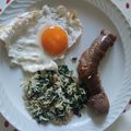 El cooksnap de anabel cuando hizo Revuelto de espinacas, huevo frito y butifarra.