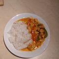 Cooksnap Adam Jabłoński z czasów, kiedy przygotował Ryż z papryką, kurczakiem i ananasem.