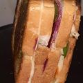  Chef Richa pathak. का कुकस्नैप जब उन्होंने वेज सैंडविच (Veg sandwich recipe in hindi) बनाया था।