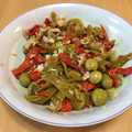 El cooksnap de estcolrod (Esther) cuando hizo 22. Ensalada de pimientos con atún.