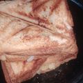 Nidhi goyal का कुकस्नैप जब उन्होंने आलू प्याज़ के सैंडविच (aloo pyaz ki sandwich recipe in Hindi) बनाया था।