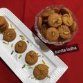 Sunita Ladha का कुकस्नैप जब उन्होंने मीठी मठरी (meethi mathri recipe in Hindi) बनाया था।
