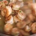 Cooksnap Rodzina W z czasów, kiedy przygotował Krewetki w sosie czosnkowym.