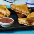 Veena Chopra का कुकस्नैप जब उन्होंने मयो सैंडविच (Mayo sandwich recipe in Hindi) बनाया था।