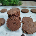 Nur Ikasari's cooksnap of when they made Crunchy! Easy Cocoa Cookies with Almonds, Walnuts, and Raisins🍪.