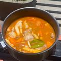 Cooksnap F.s semasa beliau membuat Tomyam Campur Ayam & Udang.
