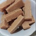 Bhumi ahuja का कुकस्नैप जब उन्होंने खोया बर्फी (khoya barfi recipe in Hindi) बनाया था।