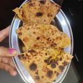 Reena Roy का कुकस्नैप जब उन्होंने पत्ता गोभी की सब्जी का पराठा(patta gobhi ki sabzi recipe in hindi) बनाया था।