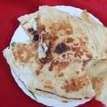 صورة من ام داود البدواويه، شاركها بعد تجربة وصفة خبز التورتيلا مع اللبنة وجبنة الشيدر ☺😋😋