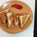 neelam gupta का कुकस्नैप जब उन्होंने मेयोनीज सैंडविच(mayonise sandwich recipe in hindi) बनाया था।