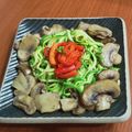 il Un pizzico di cannella e curry quando ha preparato Zucchine 🥒 peperoni 🫑 e funghi 🍄 in padella