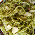 El cooksnap de rakpeha cuando hizo Spaghetti con alcachofas y pesto de espinacas y nueces.