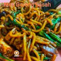 Cooksnap Anur Musa semasa beliau membuat Mee Goreng Basah.