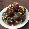 Isha mathur का कुकस्नैप जब उन्होंने बिस्कुट चाॅकलेट बॉल्स(biscuit chocolate balls recipe in hindi) बनाया था।