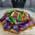 Cooksnap Zieta Ali semasa beliau membuat Terung berlado padu.