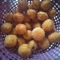 Cooksnap dari Ny. Agus Pariyanto untuk resep Bola-bola ketela coklat