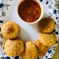 pinky makhija का कुकस्नैप जब उन्होंने मूंग दाल खस्ता कचौड़ी (Moong dal khasta kachodi recipe in hindi) बनाया था।