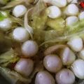 Cooksnap Julia ALeen Aireish semasa beliau membuat 🍲 Sup Fish Ball 🐟🐬🐠.