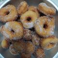Cooksnap noor aliah semasa beliau membuat Donut gebu gebas uli tangan.