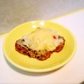 komutatata's cooksnap of when they made 余ったポテトサラダのリメイクパン.