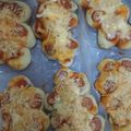 Cooksnap dari Juraida untuk resep Roti ham kucai ala Bakery terkenal Korea 62thn. Bahan simple