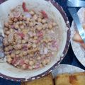 Midhat Jalil's cooksnap of when they made Dahi Phulki+Papri Chana Chat 😋😋😋.