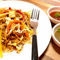Madhu Walter का कुकस्नैप जब उन्होंने चाऊमिन (Chowmein recipe in hindi) बनाया था।