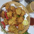 Rupa Tiwari का कुकस्नैप जब उन्होंने हरे बैंगन के पकौड़े (Pakode of Green Brinjal recipe in hindi) बनाया था।