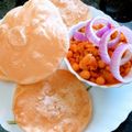 Ananya Roy's cooksnap of when they made ফুলকো লুচি আর ঘুগনি (Fulko luchi and ghugni recipe in Bengali).