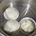 Cooksnap fahinda malik semasa beliau membuat Pau gebu gebas.