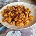 Cooksnap από Λιάνα Δανιηλάκη στη συνταγή Καλαμαράκια κοκκινιστά με κοφτό μακαρονάκι 🦑