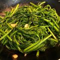 Cooksnap của Nguyễn Hoàng Yến khi họ làm theo món Rau muống xào tỏi