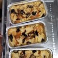 Cooksnap Kamaruddin Jusoh semasa beliau membuat Puding Roti kastard.