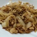 蕾洢Lazy 的 簡單料理-洋蔥炒蛋 cooksnap