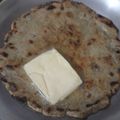 Asha Sharma का कुकस्नैप जब उन्होंने तंदूरी प्याज की रोटी (Tandoori pyaz ki roti recipe in hindi) बनाया था।