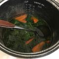 Cooksnap dari kucingkepanasan untuk resep Sayur Bayam Magic Com ala Anak Kos