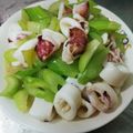 Candy Hsun 的 透抽炒芹菜 cooksnap