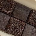 shikha का कुकस्नैप जब उन्होंने एग्ग्लेस्स ब्राउनी (eggless brownie recipe in Hindi) बनाया था।