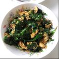 รูป Cooksnap ของ Panuwat Promta เมื่อเขาทำ ใบเหลียงผัดไข่ ง่ายๆ