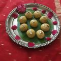 Rupa Tiwari का कुकस्नैप जब उन्होंने बेसन लड्डू (Besan ladoo recipe in hindi) बनाया था।