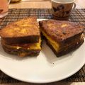 Szabi Kis Cooksnap-ja, amikor elkészítette a(z) Sajtos-sonkás bundás kenyér receptet.