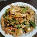 Cooksnap shila ali semasa beliau membuat Ketam Telur Masin.