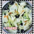 潘俊霖的(簡單料理) 的 炒鮮菇木耳高麗菜 cooksnap