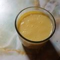 neelam gupta का कुकस्नैप जब उन्होंने आइसक्रीम और नट्स के साथ मैंगो शेक (ice cream aur nuts ke sath mango shake recipe in Hindi) बनाया था।