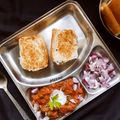 Meenu Ahluwalia का कुकस्नैप जब उन्होंने ग्रीन पाव भाजी(green pav bhaji recipe in hindi) बनाया था।